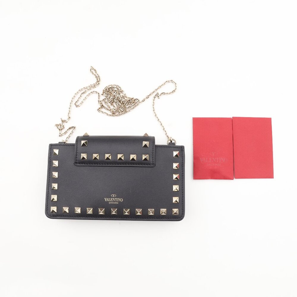 Valentino Calfskin Rockstud Phone Case With Chain Black